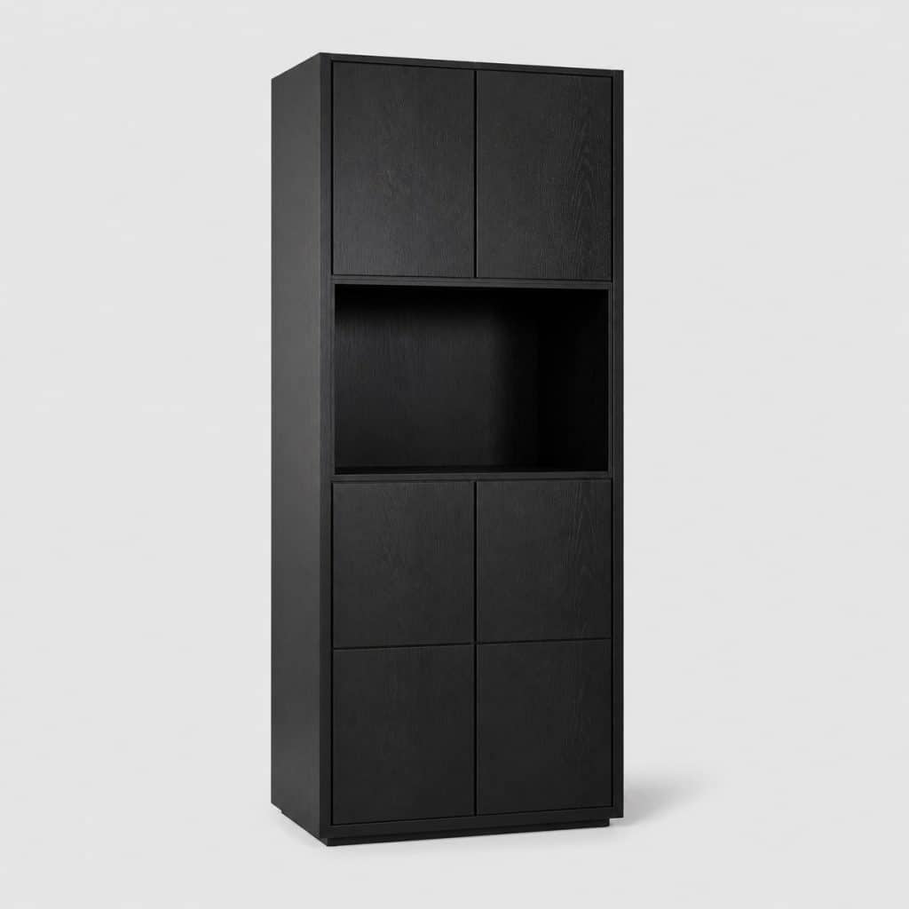 Colonne de rangement en bois massif dans un salon