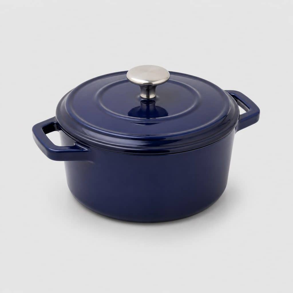 Petite cocotte en fonte vue de face