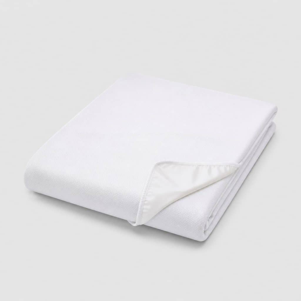 Protège-matelas polyester recyclé 180 × 200 cm sur un lit double